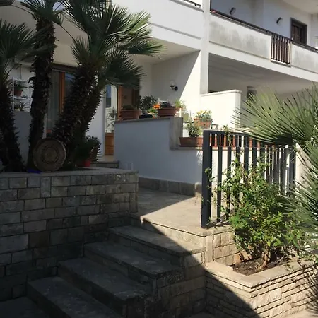 Bed and Breakfast A Casa Di Gio Λέτσε